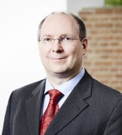 Professor Erik Hoelzl