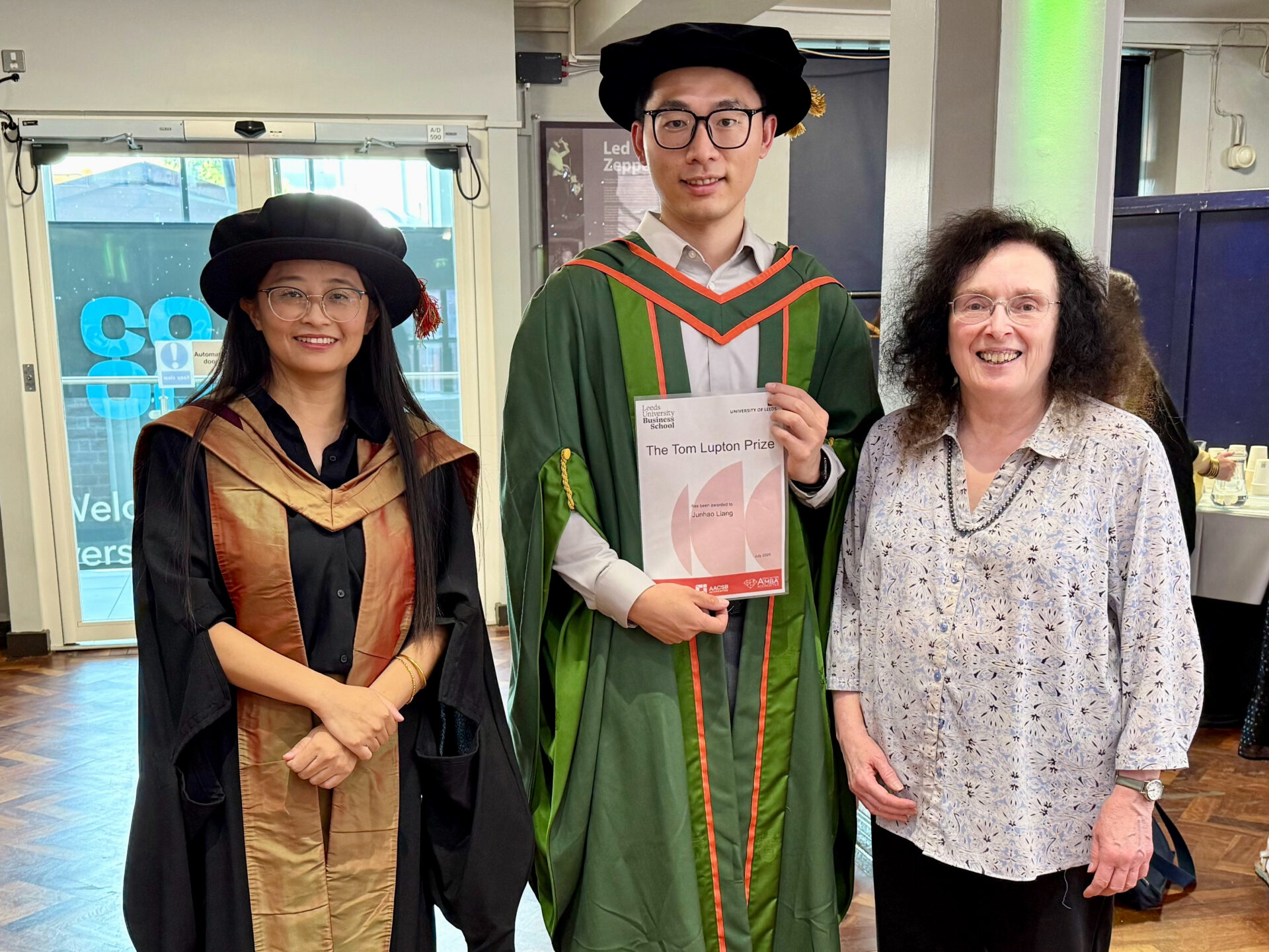 Dr Junhao Liang awarded the Tom Lupton Prize